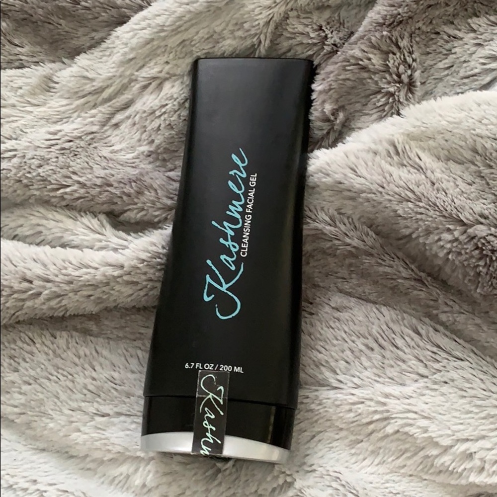 NWT Kashmere Kollections Face Wash